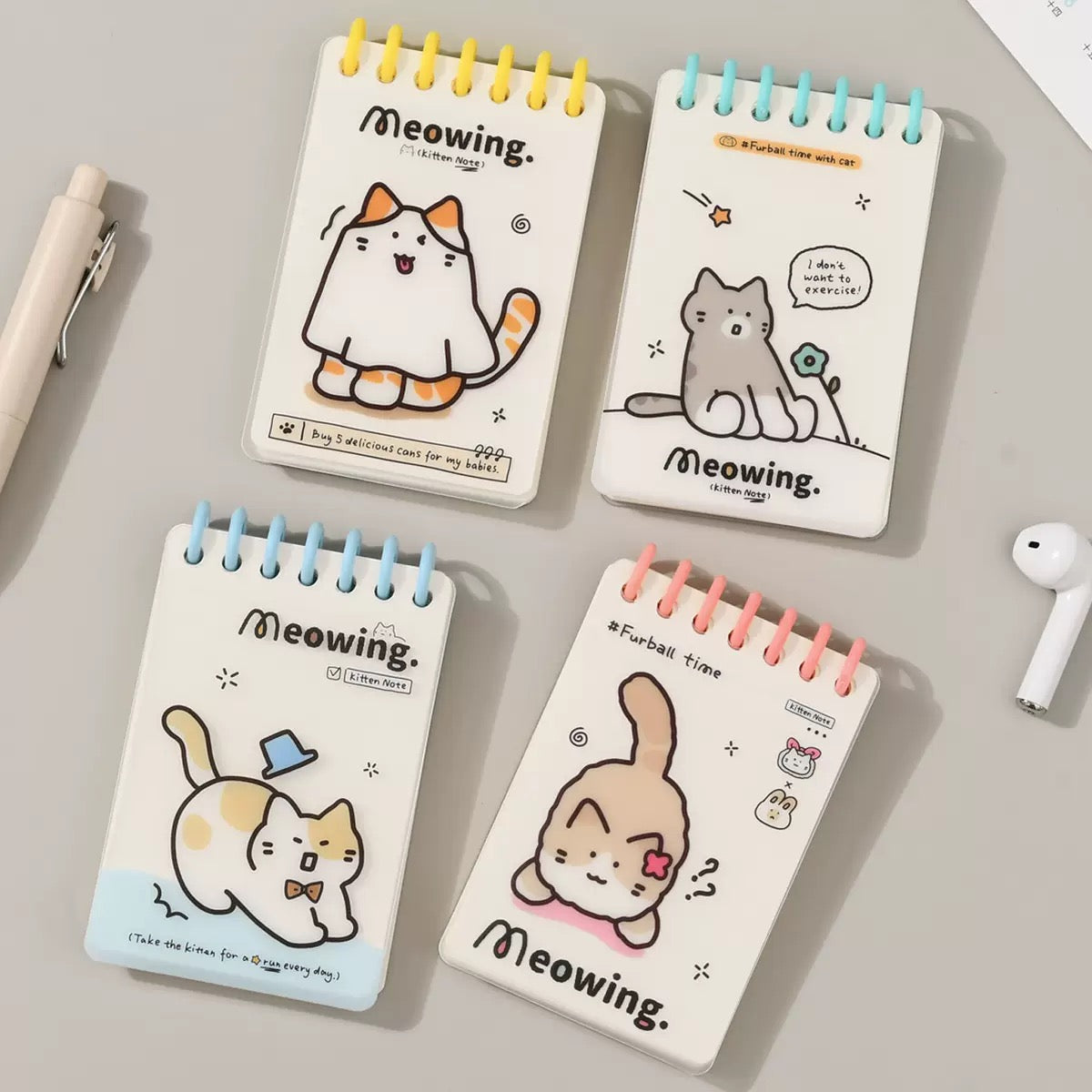 Schattig Kawaii miauwend kitten spiraalschrift